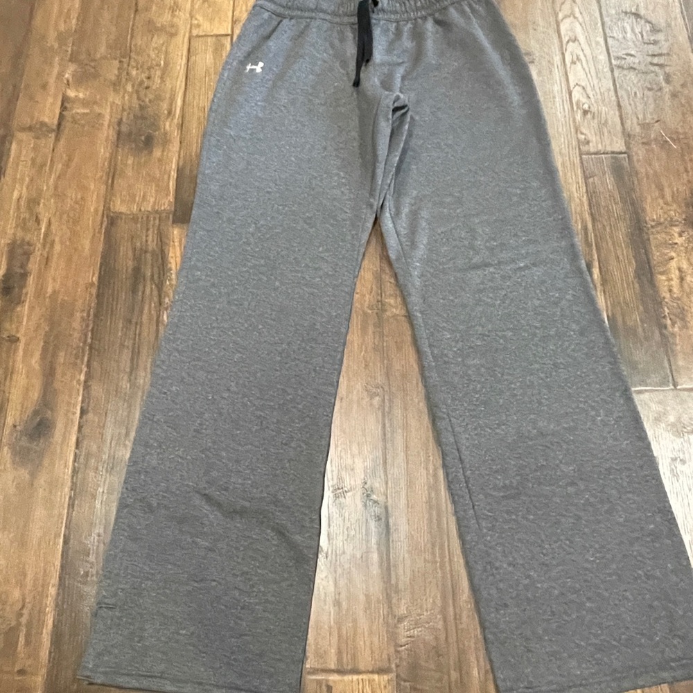 Women’s sized medium under armor pants